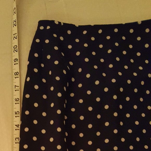 Gorgeous, ruffled bottom skirt size 14 - Picture 4 of 7